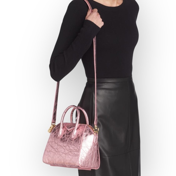 👜 🆕 Givenchy Mini Antigona Bag In Laminated Leather in color silk pink - Picture 10 of 11